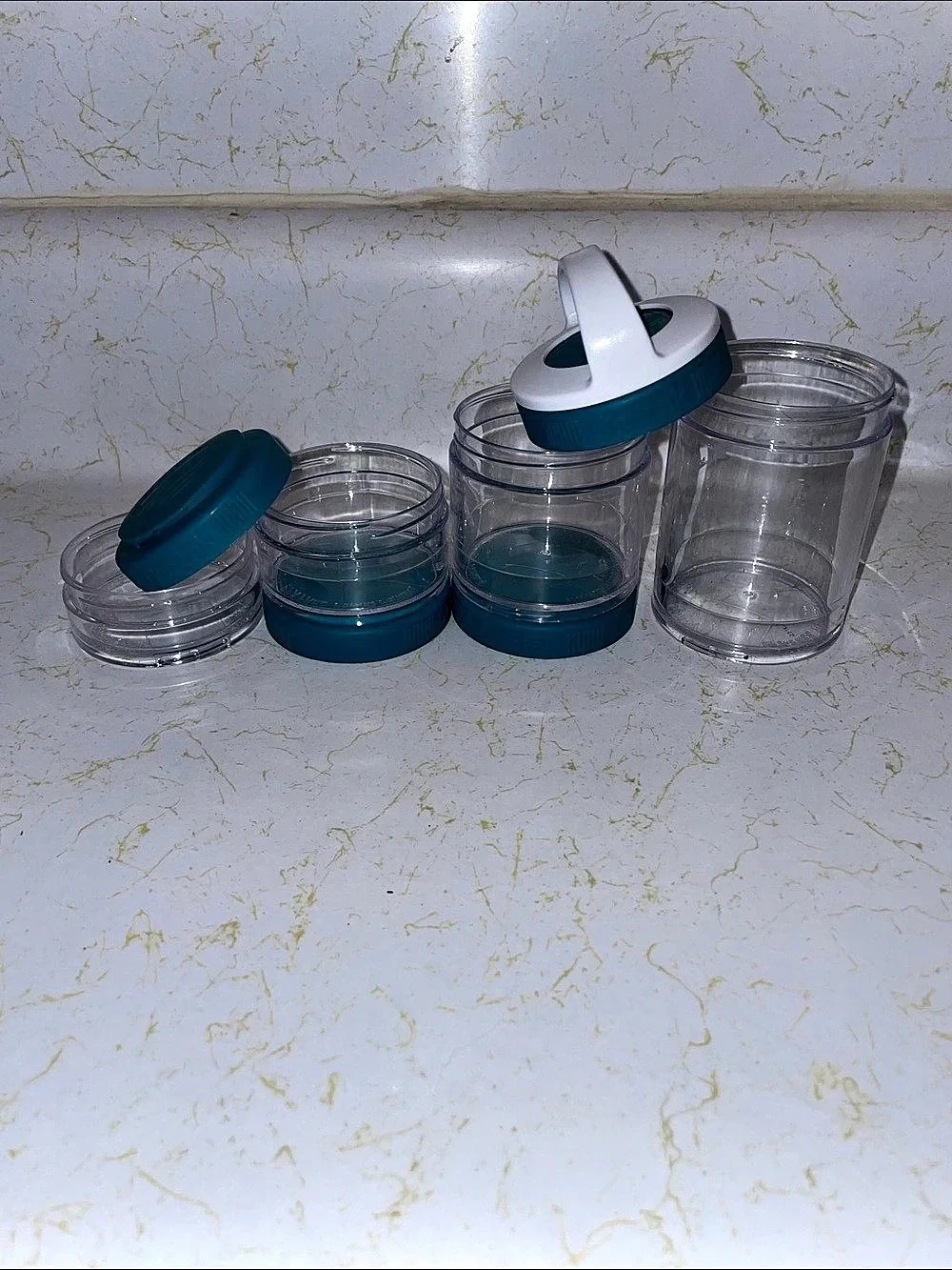 Snackeez stackable food